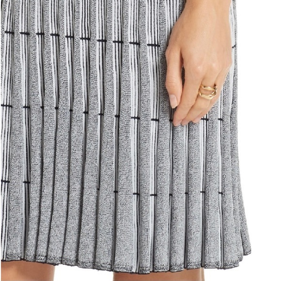 St John Geometric Ottoman Gray Stripe Knit Dress - Picture 4 of 14